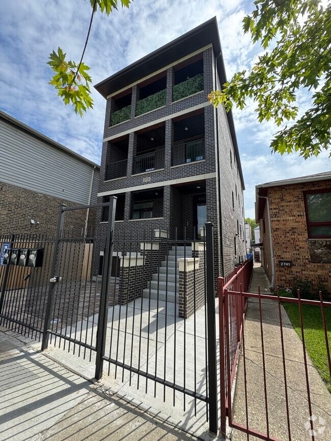 Building Photo - 2739 S Shields Ave