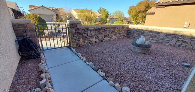 Building Photo - 2158 Sawtooth Mountain Dr