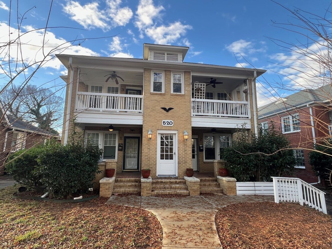 Primary Photo - Wesley Heights Duplex