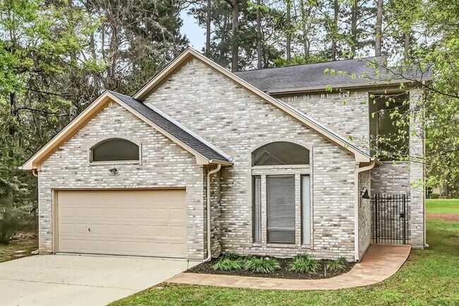 Building Photo - 3234 Golfcrest Dr