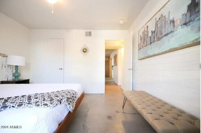 Foto del edificio - 8021 E Osborn Rd