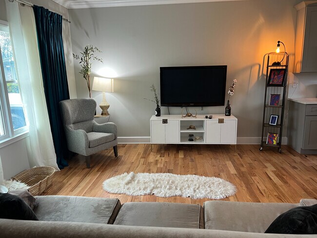 Foto del edificio - Room in House on Holland Ct