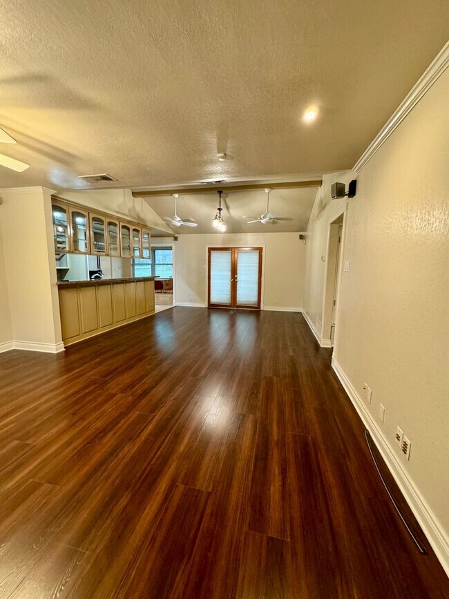 Foto del edificio - Welcome to this charming 3 bedroom, 2 bathroom home located in the heart of San Antonio, TX