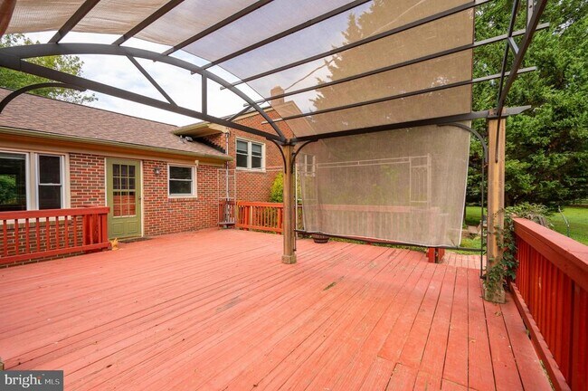 Foto del edificio - 39780 Overlook Knolls Rd