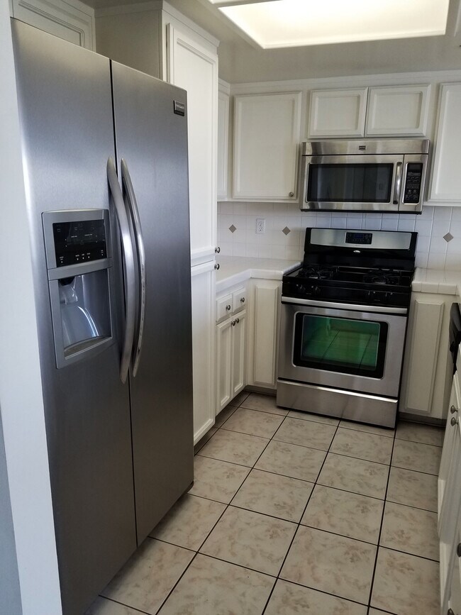 Foto del edificio - 4760 Templeton St