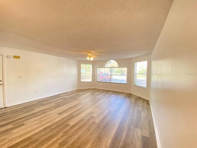 Foto del edificio - 2751 N Poinciana Blvd