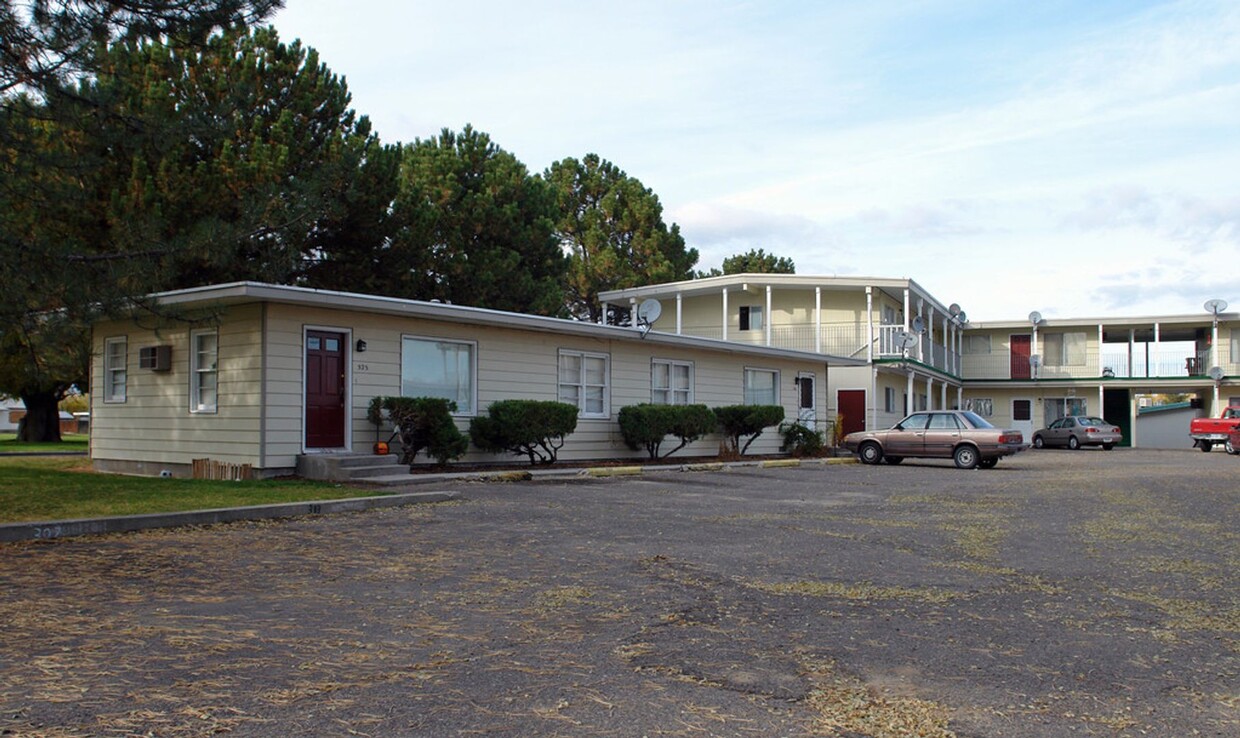 Primary Photo - Nice Apartment Complex