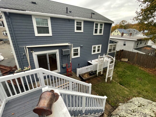 Building Photo - 50% OFF 1st month's rent! Well maintained ...