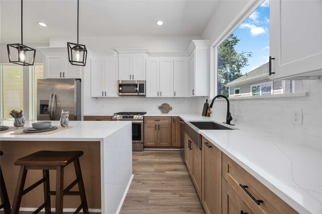 Building Photo - 1935 Knoll St