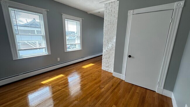 Foto del edificio - 60 Morton Ave