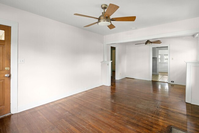Foto del edificio - Cute Downtown Bungalow