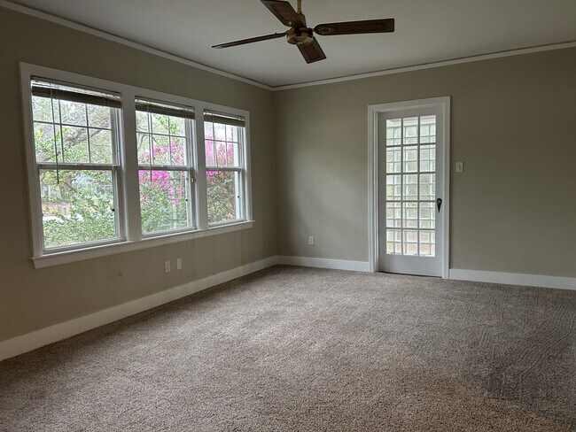 Foto del edificio - 1701 E Bobe St