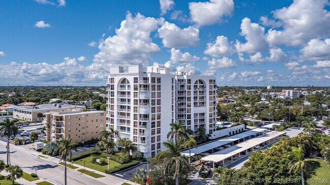 Building Photo - 3901 S Flagler Dr