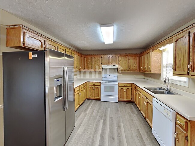 Foto del edificio - 1212 Wembley Ct