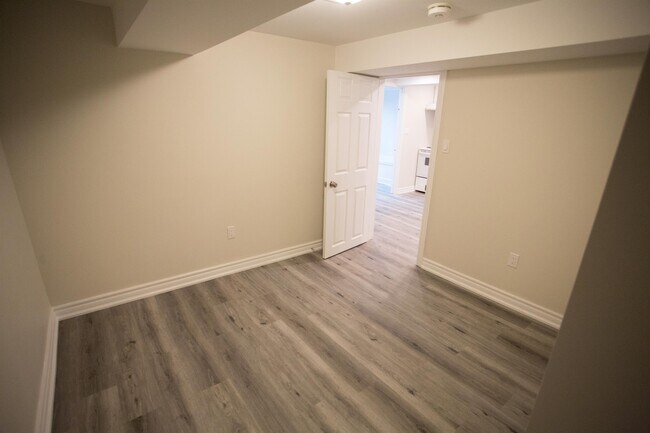 Building Photo - 76 Blakemanor Blvd