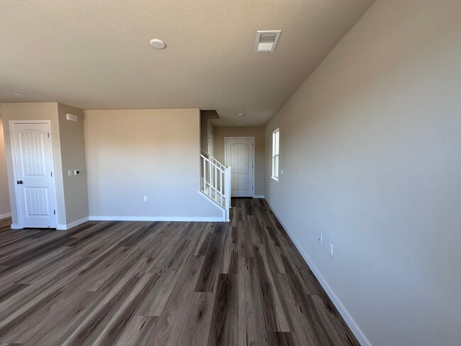 Building Photo - 450 Peppercorn Dr