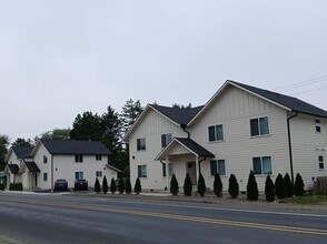 Building Photo - 1803 Pacific Ave N