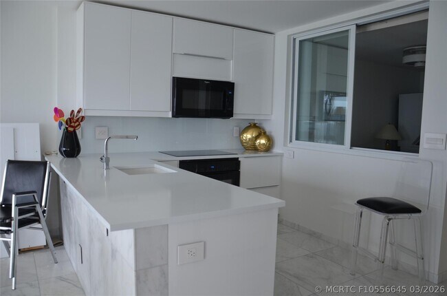 Foto del edificio - 6000 N Ocean Blvd