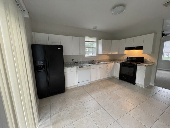 Building Photo - 3703 Wheatland Dr
