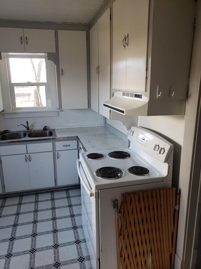 Building Photo - 2 Bedrooms, 1 Bath House in Big Sandy Montana
