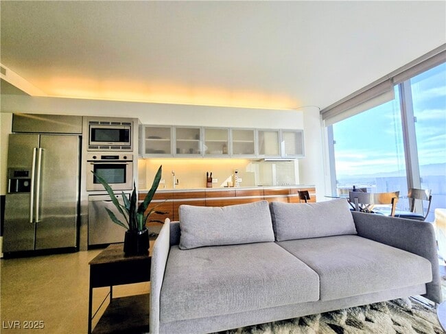 Building Photo - 3722 S Las Vegas Blvd