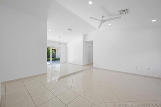 Building Photo - 9515 SW 118th Ct