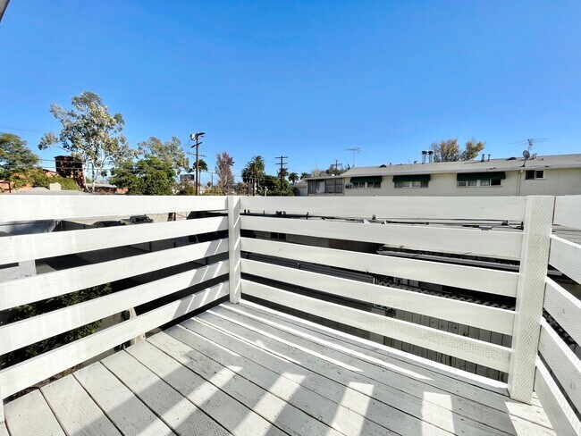 Foto del edificio - 14721 Sylvan St