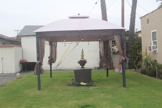 Building Photo - 911 S Marguerita Ave