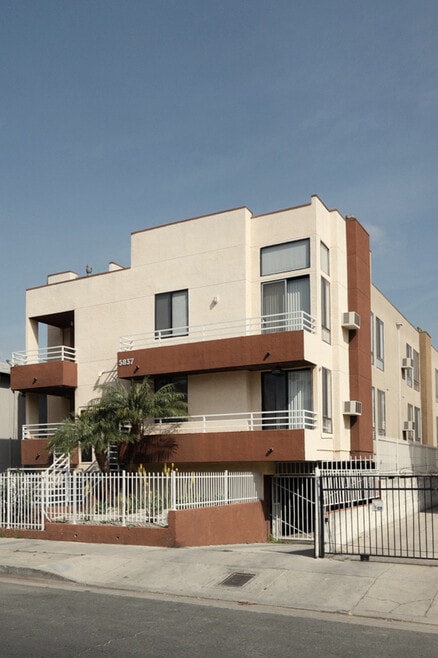 Building Photo - 5837 Virginia Ave