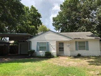 Apartments For Rent Near The Awty International School Houston