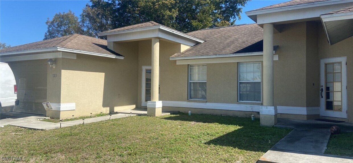 Primary Photo - 123 NE 16th Pl