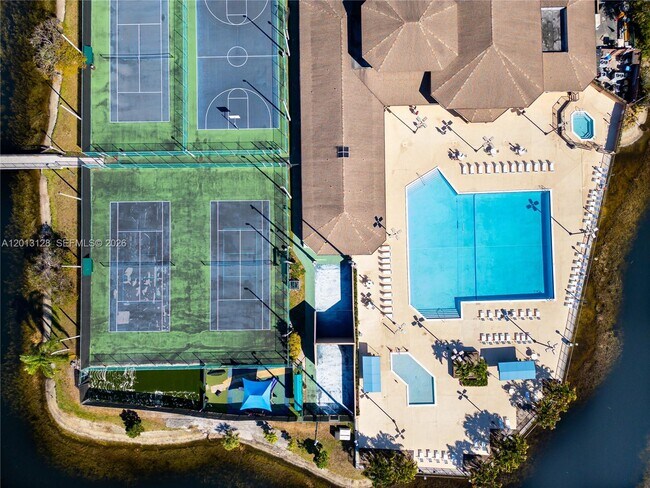Foto del edificio - 2342 NW 36th Ave
