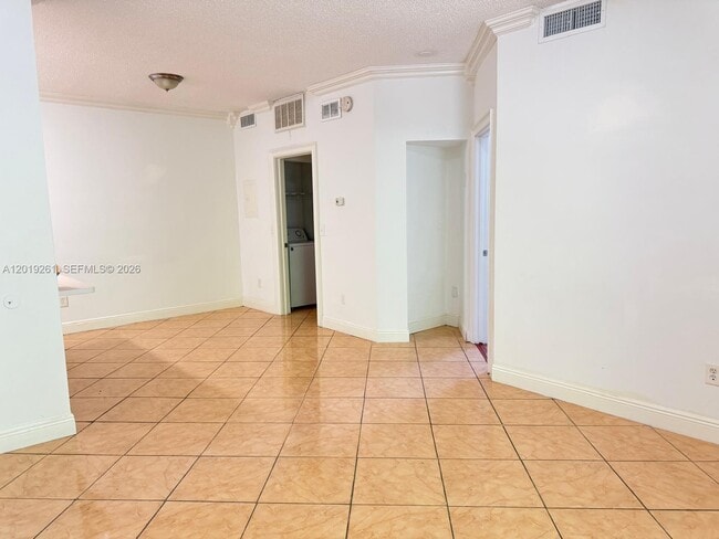 Foto del edificio - 18328 NW 68th Ave