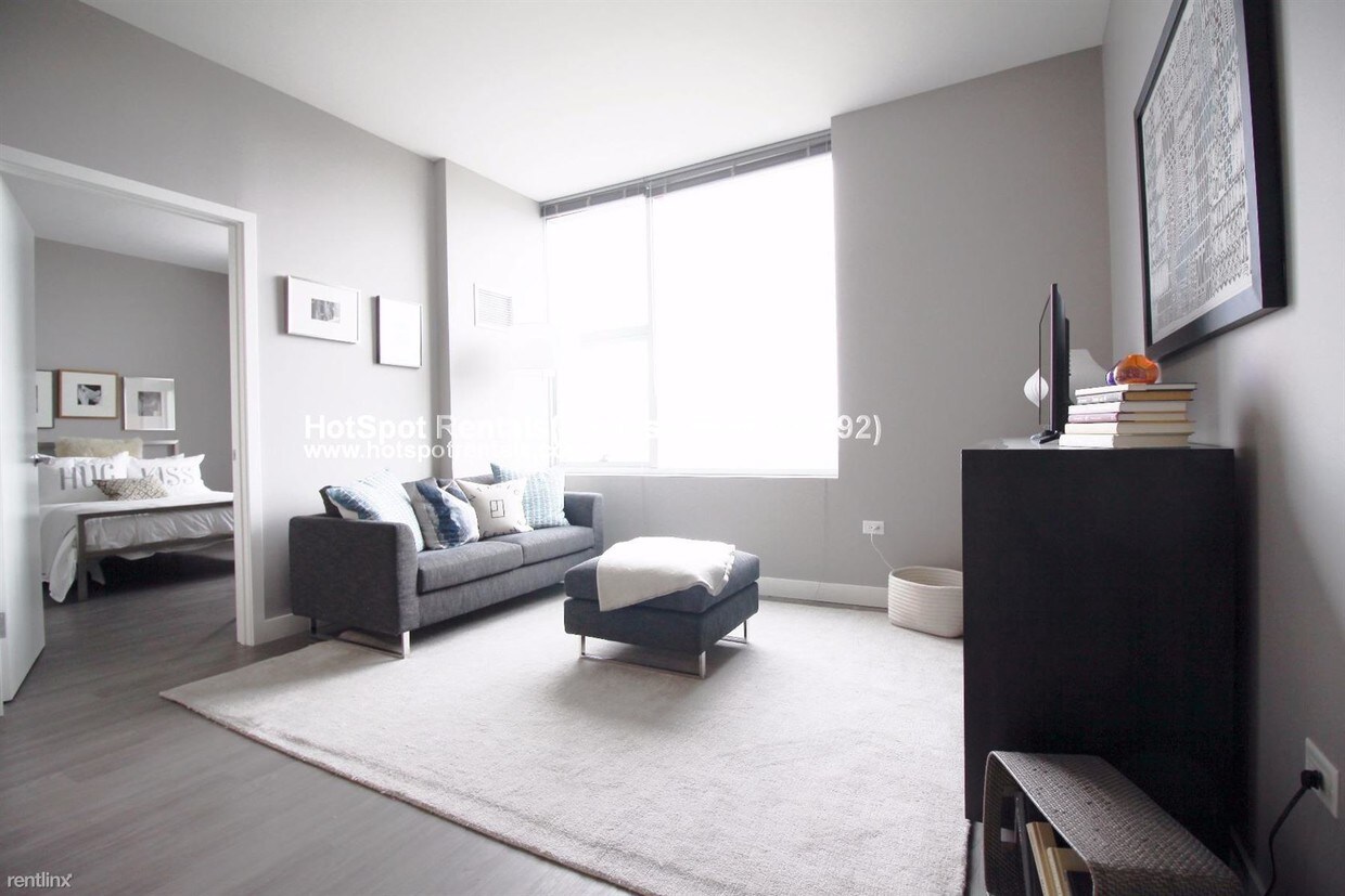 Foto principal - 1000 N Clark St