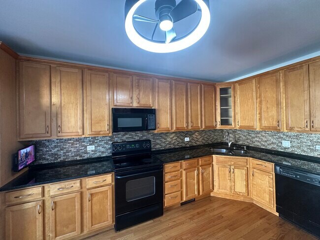 Foto del edificio - 5042 W Argyle St