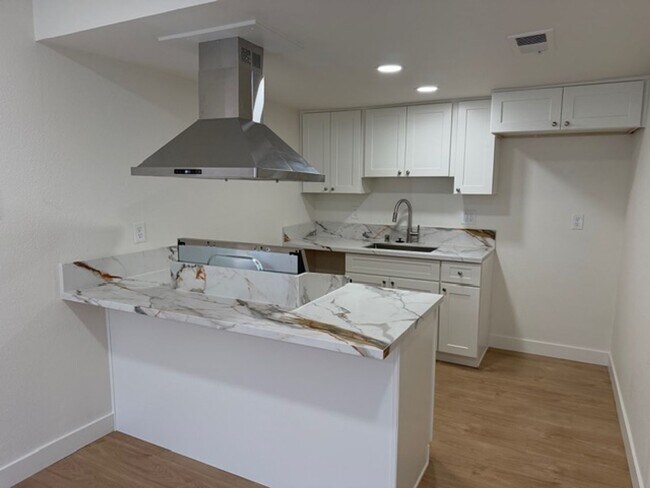 Building Photo - 5113-5115 Shell Street