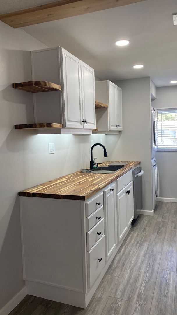 Foto del edificio - Beautifully Remodeled Ground Floor 2-Bedro...