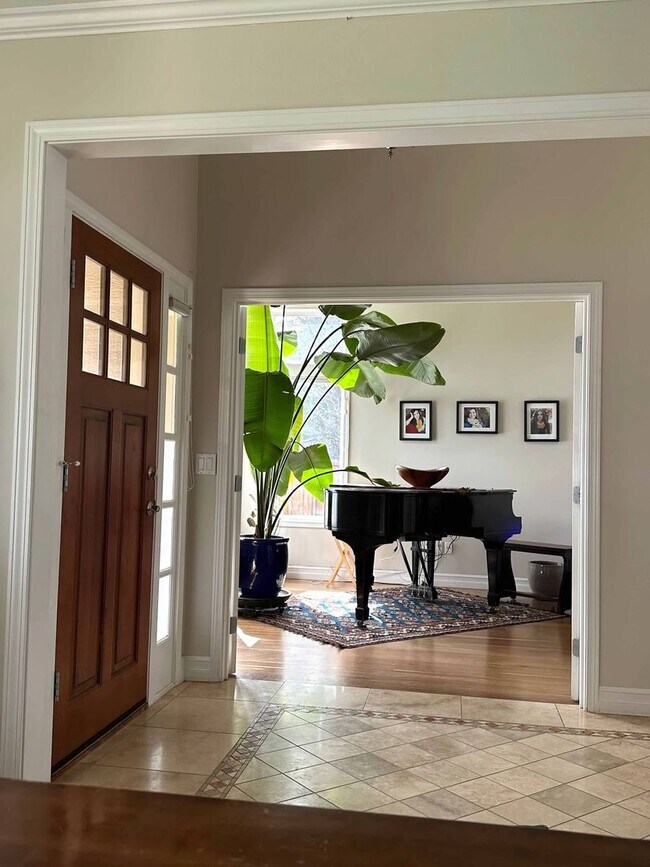 Building Photo - Exquisite Living Awaits Six-tenths of a mi...