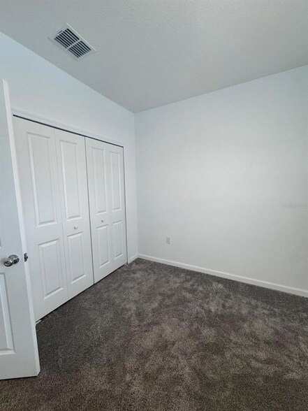 Foto del edificio - 2667 Skyline Lp