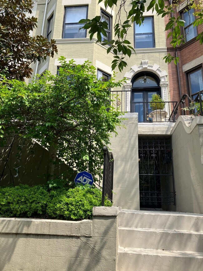 Foto del edificio - 1813 24th St NW