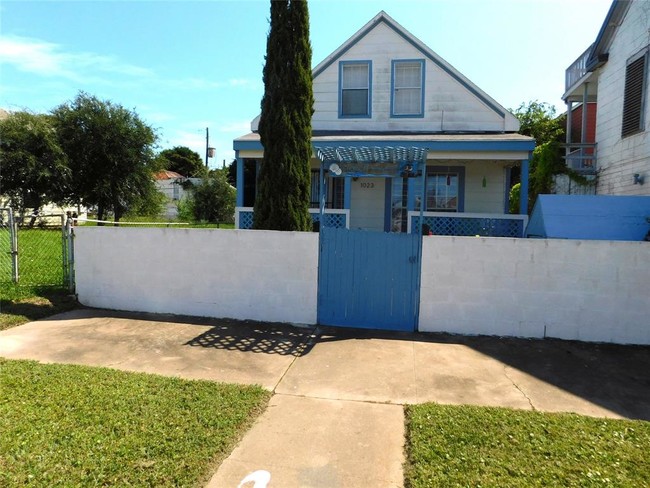 Building Photo - 1023 Avenue L