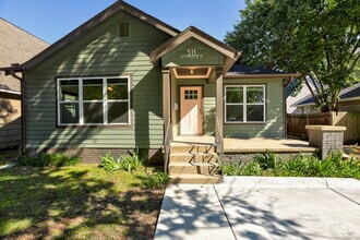 Building Photo - 511 W Comanche St