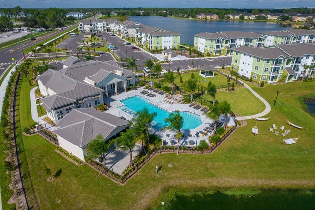 Mira Crystal Lake apartments — community photo - Mira Crystal Lake