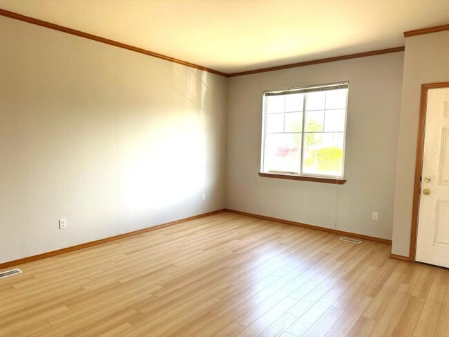 Building Photo - 4 bedroom in Lynnwood WA 98037