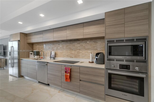 Foto del edificio - 6620 Indian Creek Dr