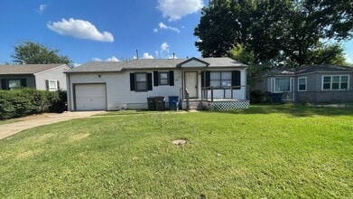 Building Photo - 1931 N Florence Pl