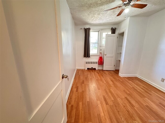 Foto del edificio - 85-16 Little Neck Pkwy
