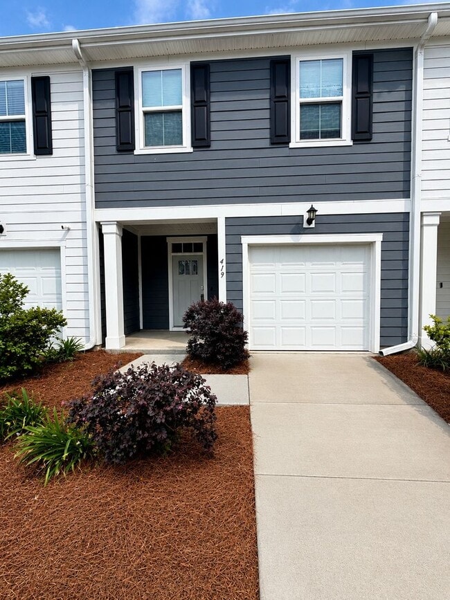 Building Photo - 419 Trotters Ln
