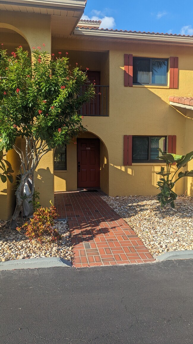 1er piso - 9871 Citadel Ln