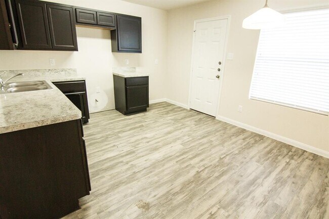Foto del edificio - 940 Fletcher Hills Ct
